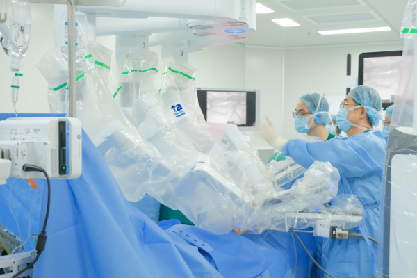 U tuyến ức gây nhược cơ, tưởng đột quỵ: Cảnh báo và dấu hiệu