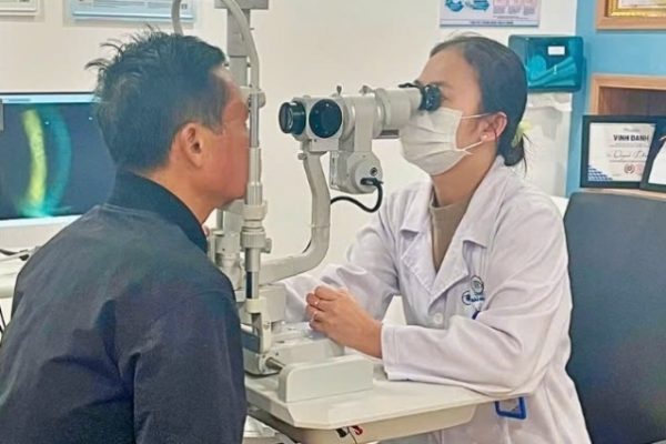 Cảnh báo: Nguy cơ bỏng mắt do đèn UV hồ cá