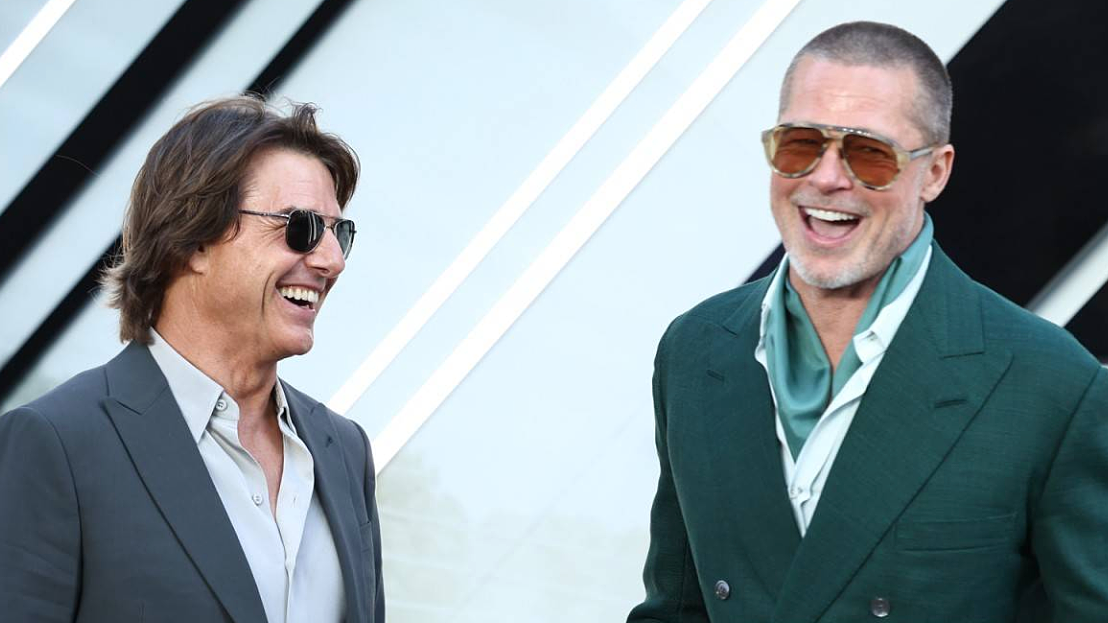 Brad Pitt tái ngộ Tom Cruise trên thảm đỏ