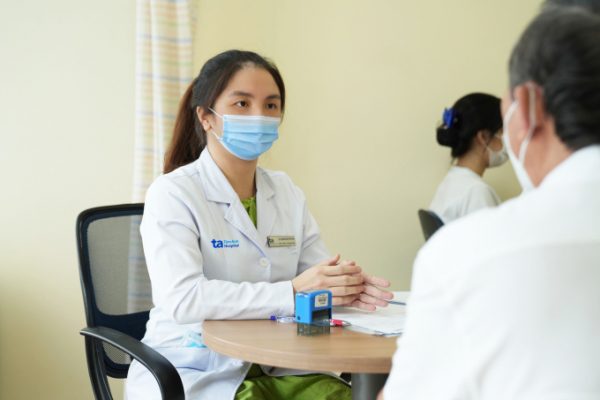 Ngồi nhiều: Tác hại cho xương khớp và cách phòng tránh