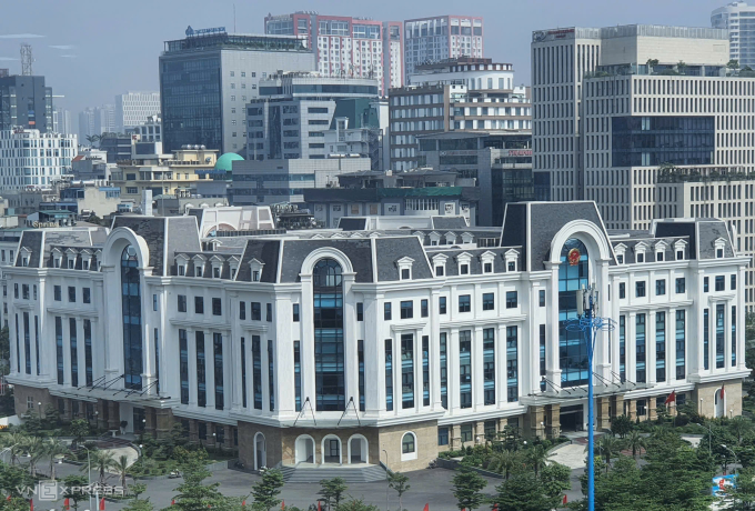 Trụ sở Quận ủy - HĐND - UBND quận tại địa chỉ số 96 đường Trần Thái Tông mới được khánh thành đưa vào sử dụng tháng 9/2024. Ảnh: Võ Hải
