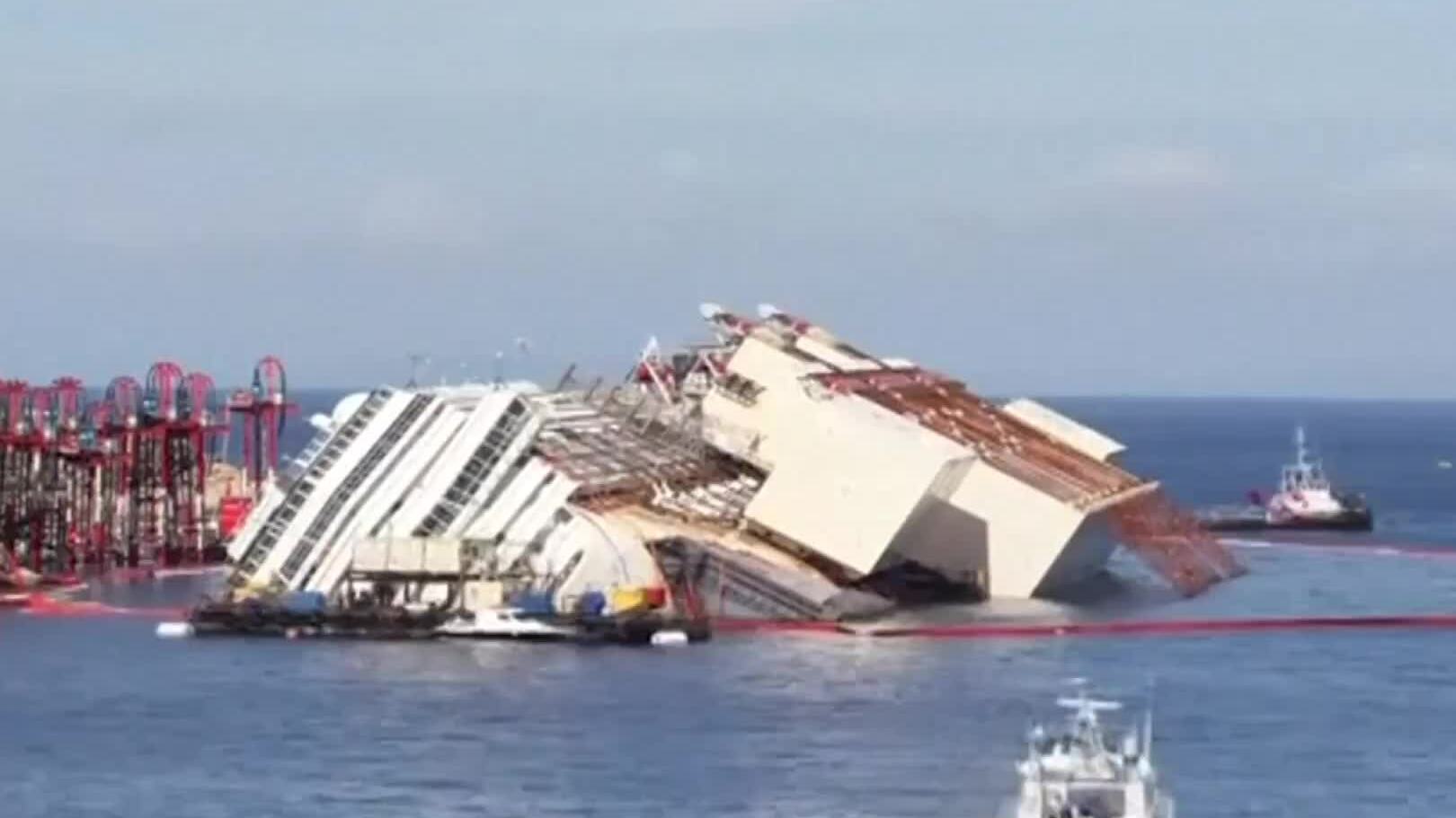 Cách cứu hộ du thuyền Costa Concordia