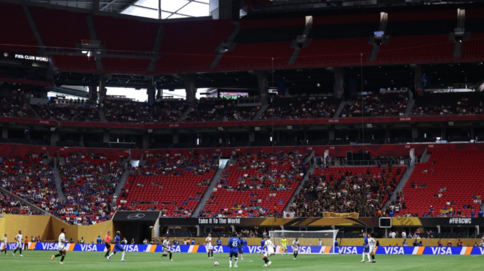 Có rất nhiều ghế trống trên sân vận động có sức chứa 75.000 người, khi Chelsea thắng Los Angeles FC 2-0 ở trận ra quân bảng D FIFA Club World Cup 2025 ngày 16/6. Ảnh: AMA
