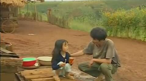 Công Ninh trong phim "Mẹ con Đậu Đũa" (1998) của đạo diễn Trương Dũng