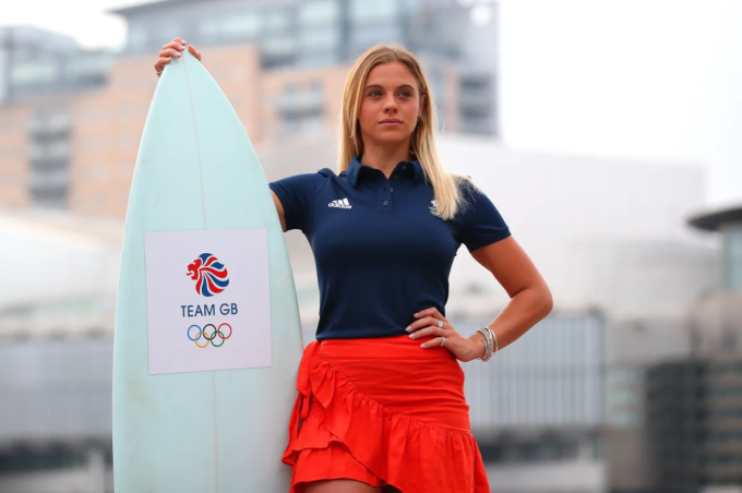 Laura Crane, trong ảnh chụp năm 2019, lướt sóng từ khi còn nhỏ. Ảnh: CNN