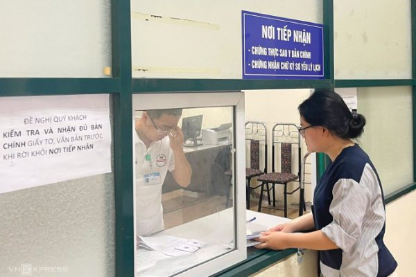 Công chứng từ 1/7: Bắt buộc chụp ảnh khi ký văn bản