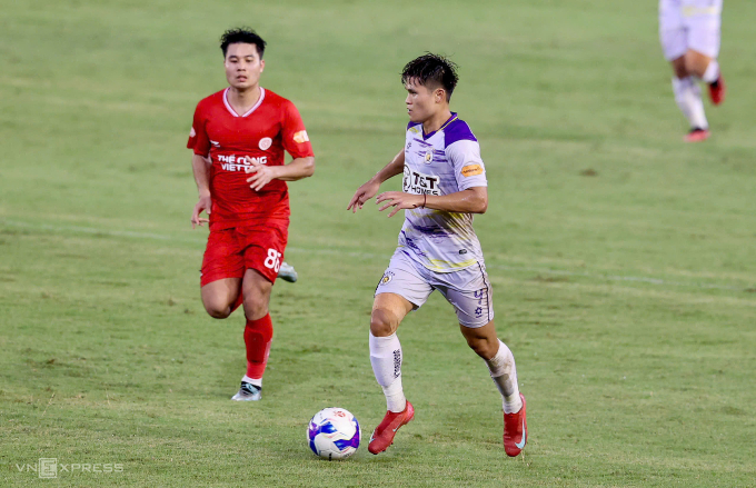 Tuấn Hải và đồng đội để thua Thể Công 1-2 trên sân nhà nhưng vẫn đoạt HC bạc V-League 2024-2025. Ảnh: Trung Thu