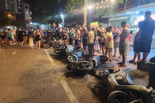 Bắc Ninh: Tài xế gây tai nạn liên hoàn, tông hàng loạt xe máy