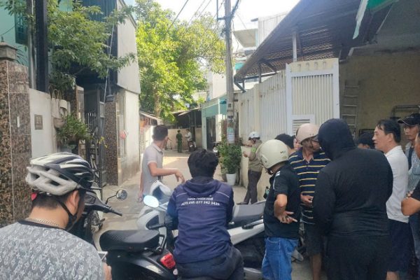 Vụ đâm dao: Ba người trong gia đình bị thương nặng