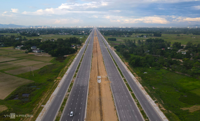 Đại lộ Vinh - Cửa Lò, tuyến đường lớn nhất tỉnh Nghệ An. Ảnh: Đức Hùng