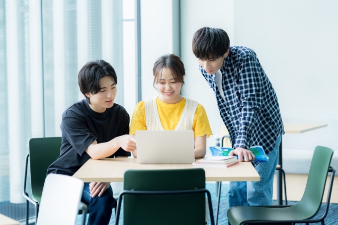 Người trẻ dần thay đổi quan điểm sống. Ảnh: Dai-ichi Life Việt Nam