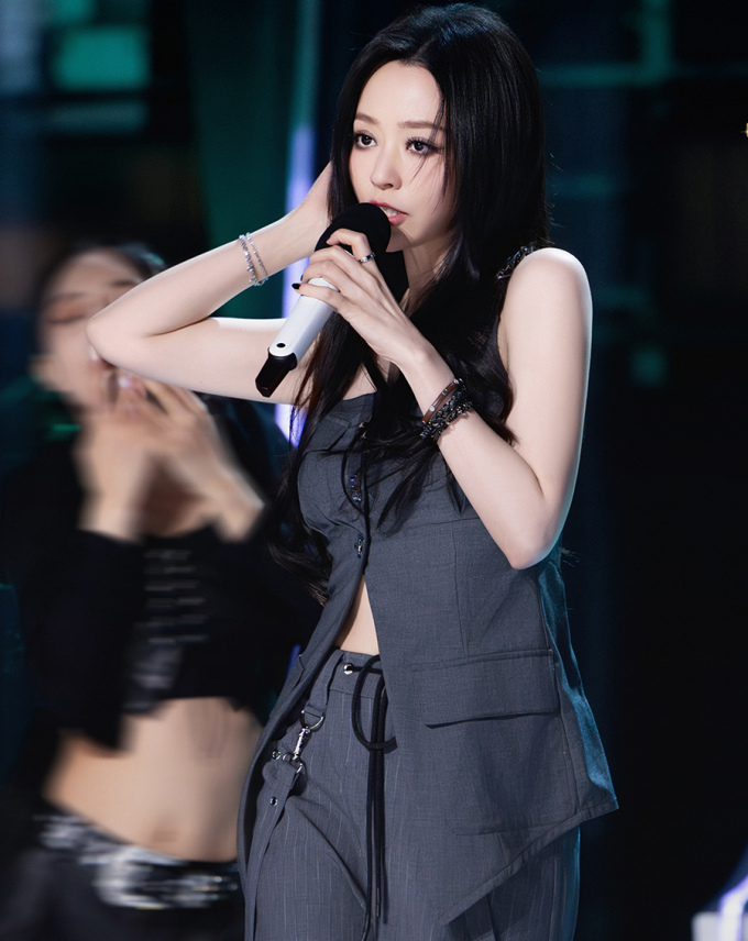 Trương Lương Dĩnh tại Sing! Asia. Ảnh: Iqiyi