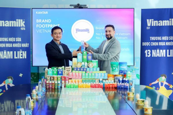 Vinamilk: 13 năm dẫn đầu ngành sữa nhờ đổi mới – Kantar
