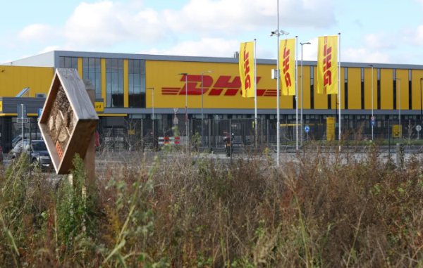 DHL Express Canada: Tạm Ngừng Hoạt Động Chuyển Phát