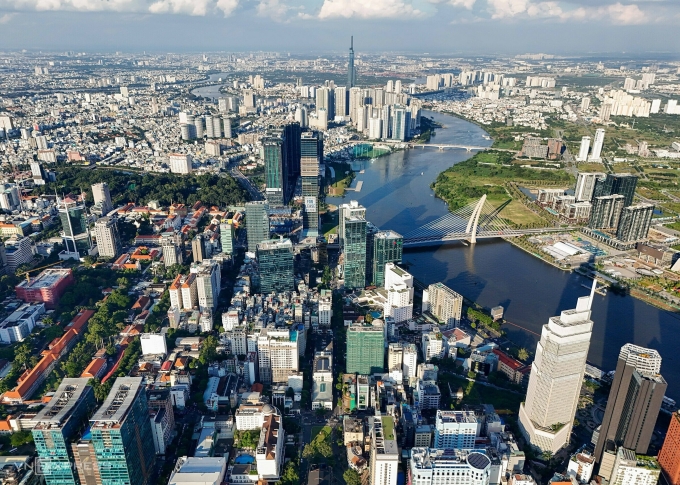 Trung tâm TP HCM, khu vực ven sông Sài Gòn, tháng 10/2024. Ảnh: Quỳnh Trần