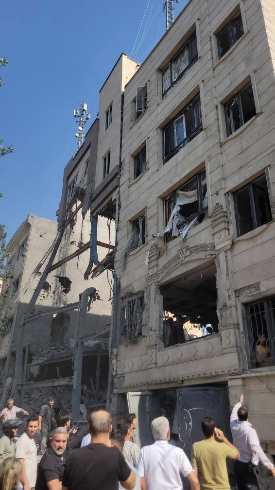 Nhà của Amin Ahmad trơ khung sắt sau khi trúng tên lửa Israel. Ảnh: Aljazeera