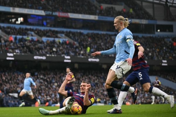 Man City: Phạt 1.4 Triệu USD Vì Trễ Giờ Thi Đấu