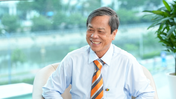 TS. Trần Ngọc Tuấn - Phó hiệu trưởng trường Đại học FPT trong tọa đàm Sóng nghề 5.0. Ảnh: FPTU