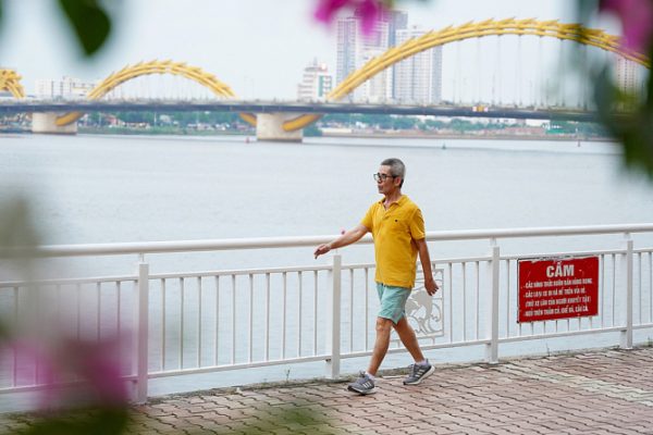 Hướng dẫn đi bộ cho người bệnh gout: Giảm đau, tăng cường sức khỏe