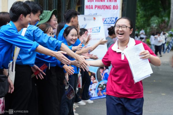 Đề thi Toán lớp 10: Giảm kỹ thuật, tăng tính ứng dụng thực tế