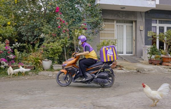Bold84 ra mắt cà phê lon với chiến dịch giao hàng “lắc” độc đáo