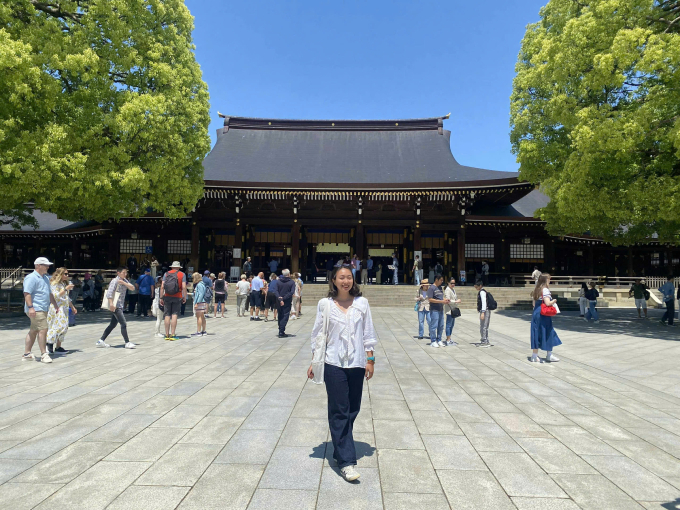Quế Chi check in tại đền Meiji Shrine tháng 5/2025. Ảnh: Quế Chí