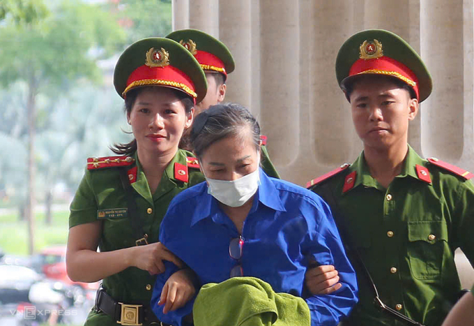 Cựu bí thư Vĩnh Phúc Hoàng Thị Thúy Lan bị đề nghị 14-15 năm tù, nặng nhất trong 9 cựu quan chức địa phương cùng bị truy tố nhận hối lộ. Ảnh: Phạm Dự