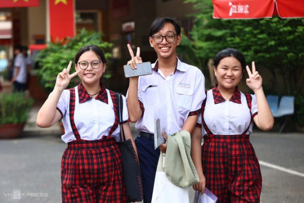 Điểm thi Toán lớp 10 TP HCM: Tin vui cho thí sinh