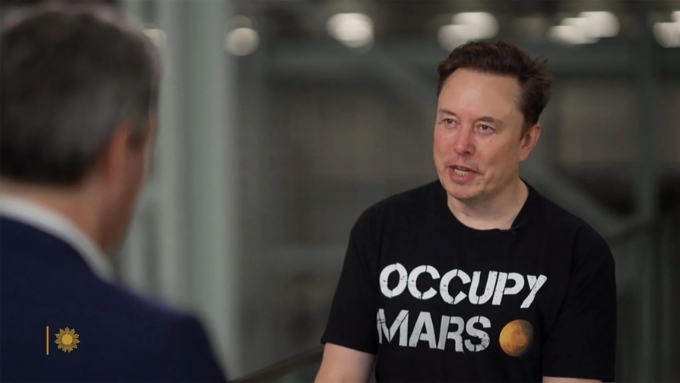 Tỷ phú Elon Musk trong cuộc phỏng vấn với CBS News ngày 1/6. Ảnh: CBS News