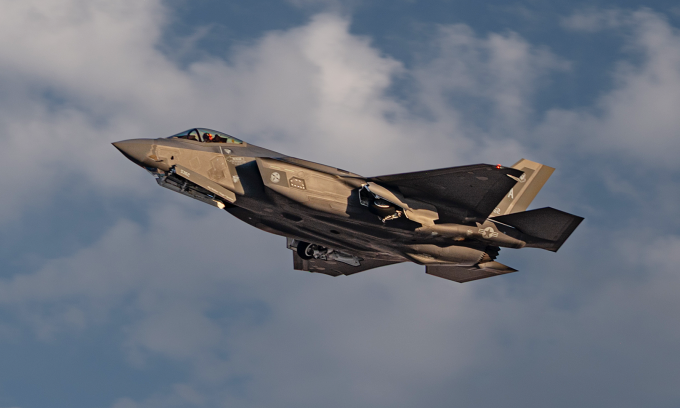 Tiêm kích F-35 Mỹ cất cánh từ căn cứ không quân Nellis ở bang Nevada hôm 5/6. Ảnh: USAF