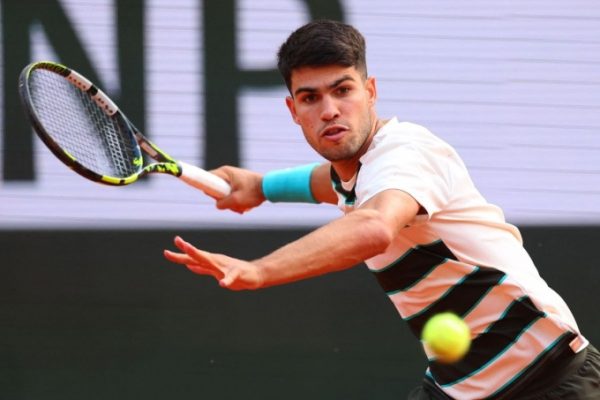 Alcaraz chấm dứt chuỗi thua tại tứ kết Roland Garros