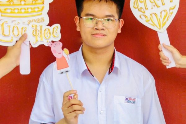 Điểm Toán tuyệt đối: Chàng trai xuất sắc vượt 150.000 thí sinh