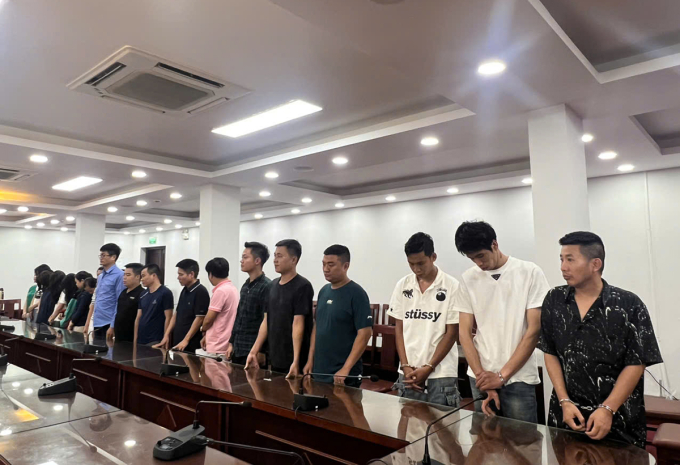 Một số bị can trong vụ án. Ảnh: Ngọc Bích