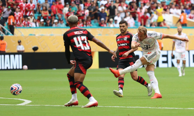Harry Kane sút xa nâng tỷ số lên 2-0 cho Bayern trong trận thắng Flamengo 4-2 ở vòng 1/8 FIFA Club World Cup trên sân Hard Rock, thành phố Miami Gardens, bang Florida, Mỹ ngày 29/6/2025. Ảnh: Reuters
