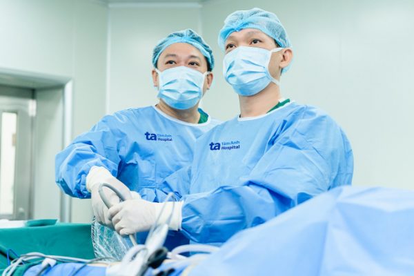 U tuyến thượng thận gây nam hóa ở phụ nữ: Nguyên nhân và điều trị