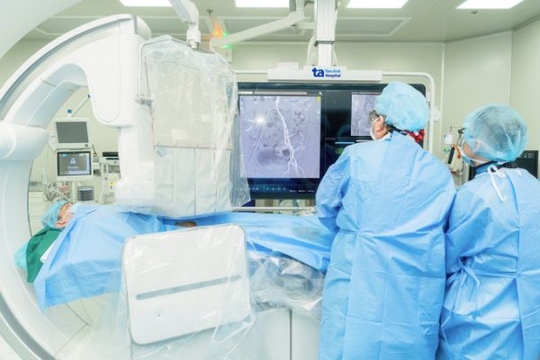 Nhầm lẫn bệnh xương khớp với hẹp mạch máu chân