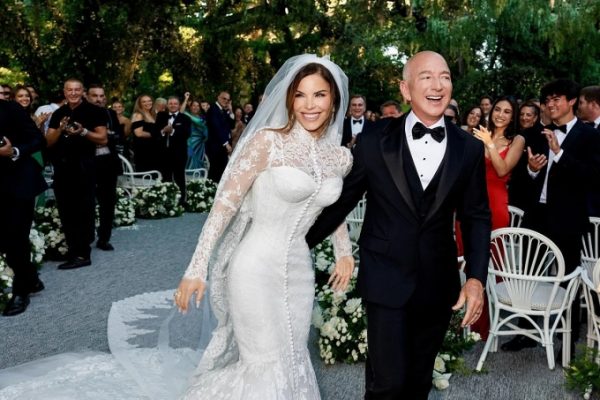 Bí mật công ty quý tộc sau đám cưới xa hoa của Jeff Bezos