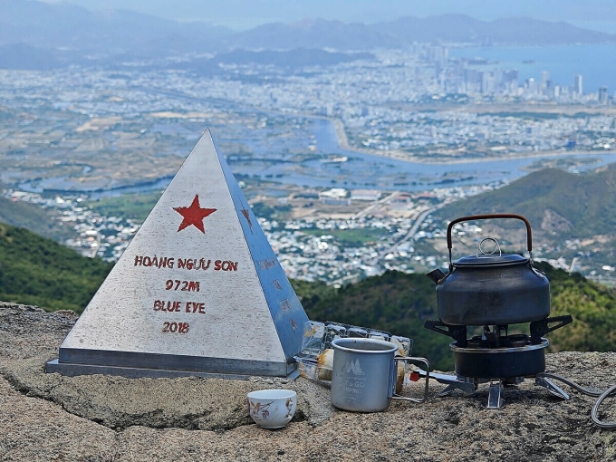 Núi Hoàng Ngưu Sơn cao 972 m. Ảnh: Nguyên Kaio
