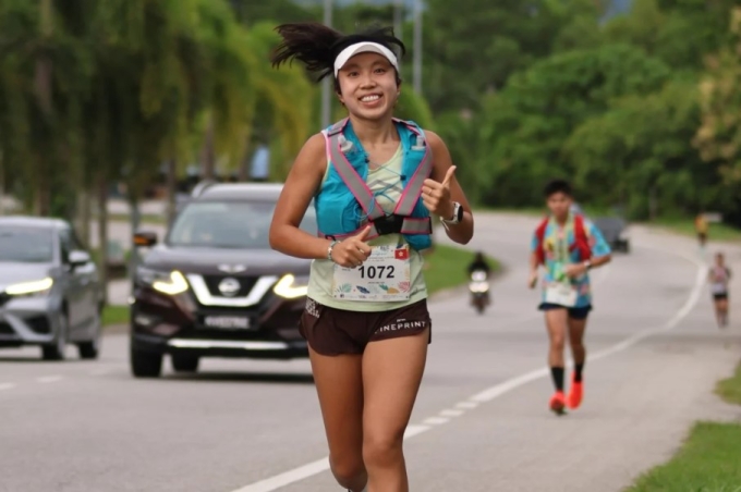Wong Mei-yan thi đấu nội dung 100 km Round Island Ultra-Road tại giải Langkawi International Ultra Run. Ảnh: Handout