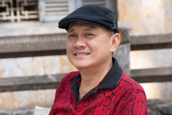 Hữu Châu kể chuyện thăng trầm nghề diễn trong tự truyện mới