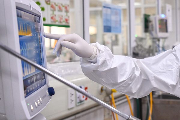Cứu sống bé 5 tuổi nguy kịch vì sốt xuất huyết
