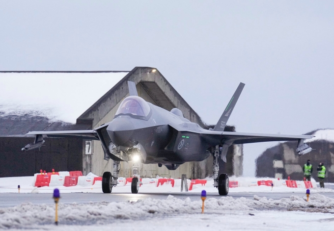 Tiêm kích F-35 của Na Uy tại căn cứ Keflavik ở Iceland. Ảnh: AFP