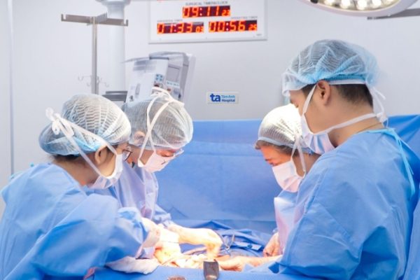 U xơ tử cung lớn: Bụng to như mang thai 9 tháng