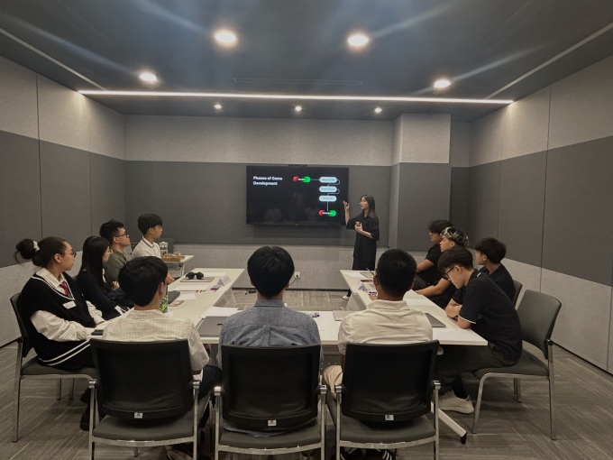 11 học sinh SSIS có cơ hội phát triển game tại trại hè Roblox Summer Internship 2025. Ảnh: VNGGames