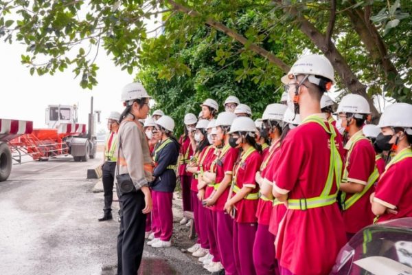 SIU: Trao học bổng doanh nghiệp cho tân sinh viên
