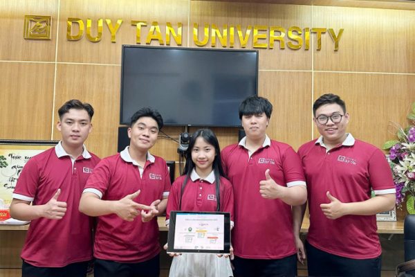 Sinh viên DTU vô địch giải quản trị doanh nghiệp quốc tế