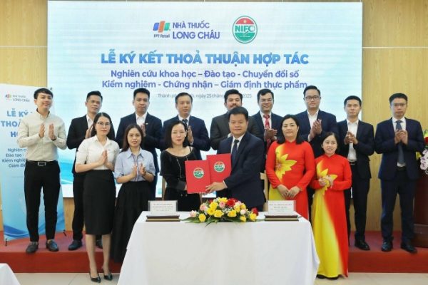 Long Châu hợp tác Viện Kiểm nghiệm An toàn Thực phẩm: Đảm bảo chất lượng