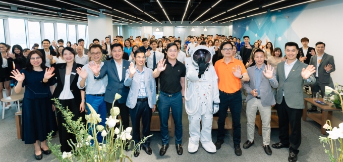 Đại diện đơn vị tổ chức, đồng hành trong sự kiện khởi động cuộc thi FPT Biz Talent 2025. Ảnh: FPTU