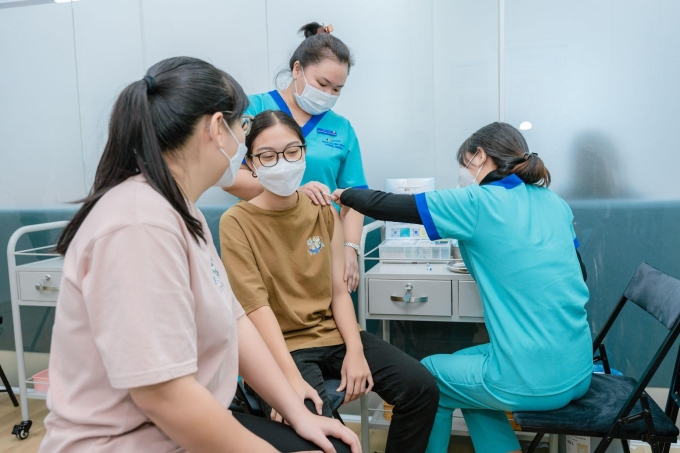 9-14 tuổi là độ tuổi vàng phát huy tối đa hiệu quả vaccine, tạo miễn dịch bền vững trước các bệnh lý nguy hiểm do virus HPV gây ra. Ảnh: Long Châu
