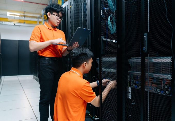 Nhân viên FPT làm việc tại AI Factory. Ảnh: FPT